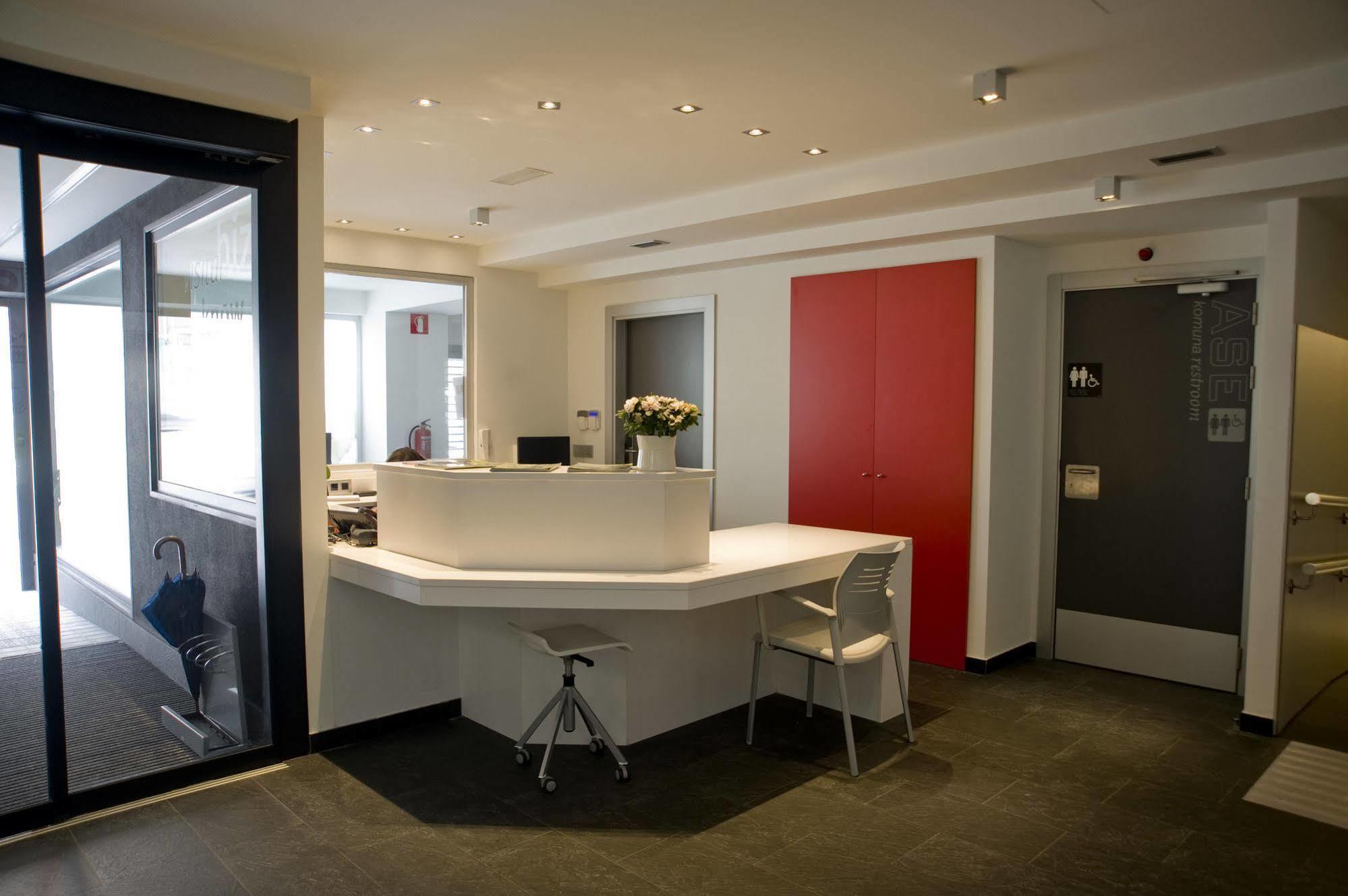 Bbk Bilbao Good Hostel Eksteriør bilde